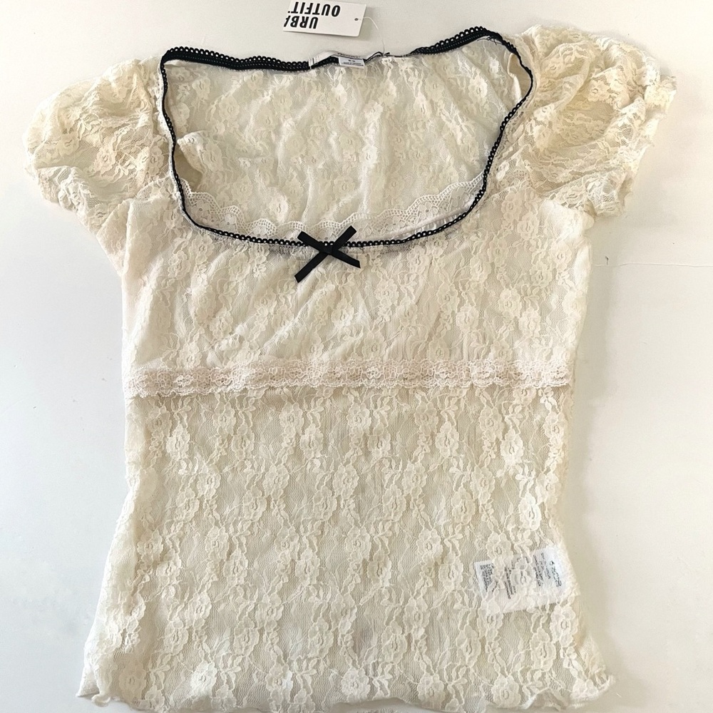 Kimchi Blue Malka Cream Lace Blouse with Black Trim NWT M